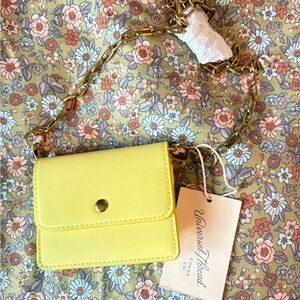 Universal Thread Lemon Crossbody wallet